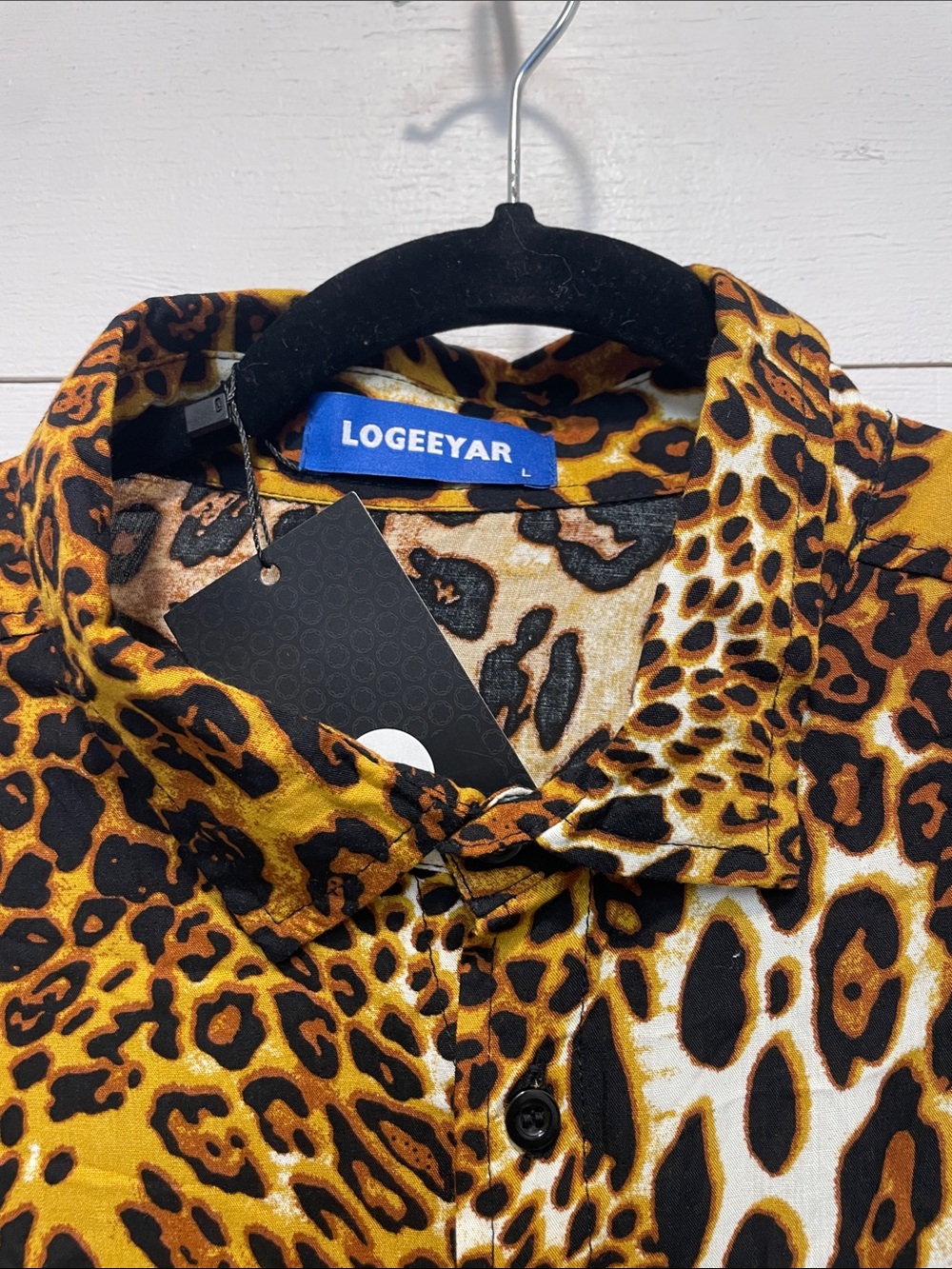 Men’s Large Leopard Snakeskin Print Button Down Shirt NWT I Never Worn - Picture 2 of 3
